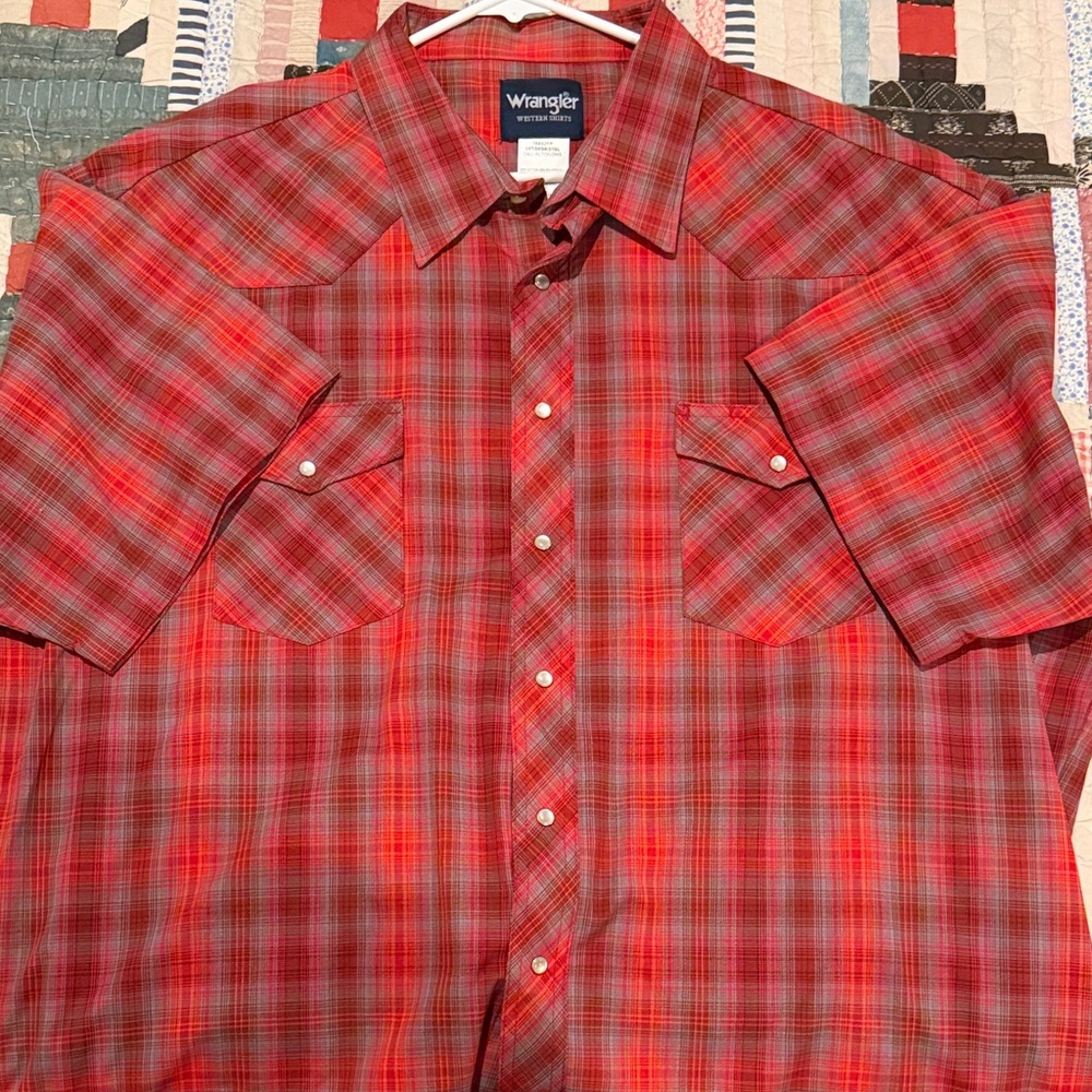 Wrangler Men's Red and Gray Plaid Button-Down Shirt